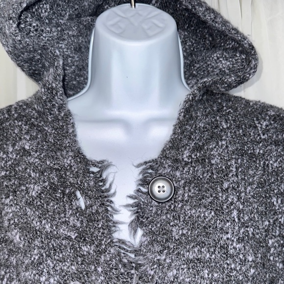 Woolrich Gray and White Cozy Cardigan Sweater - Picture 3 of 9